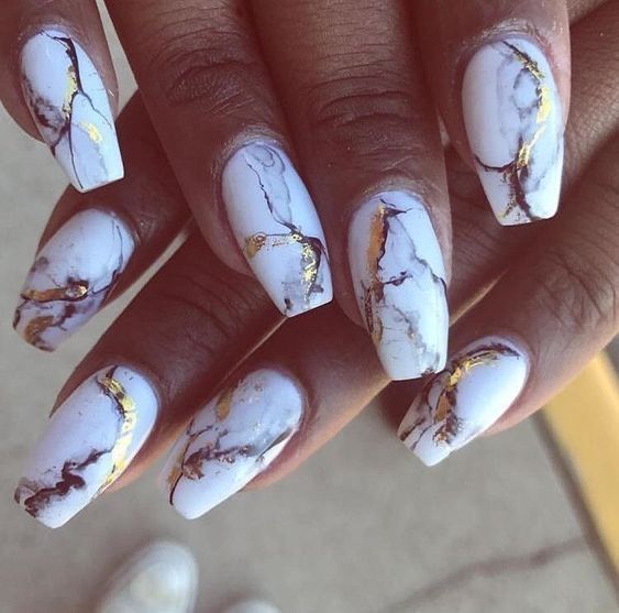 Ongles marbrés