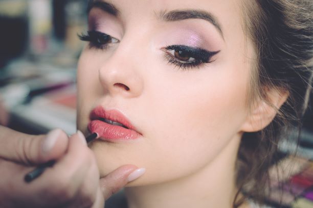 Morning routine coiffure et maquillage