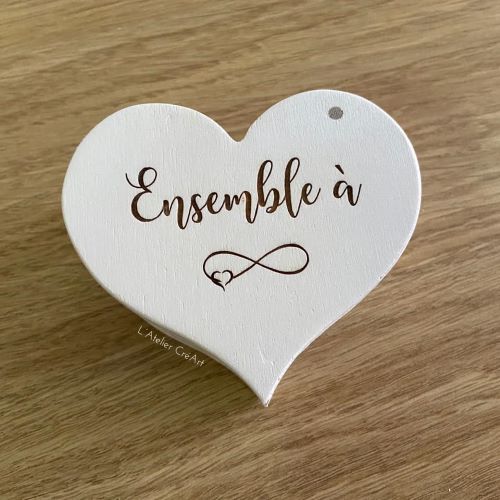 Un coffret en bois personnalisé avec gravure en laser by L'atelier CréArt