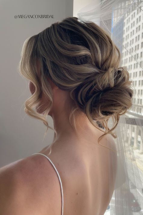 Chignon flou romantique pour mariee