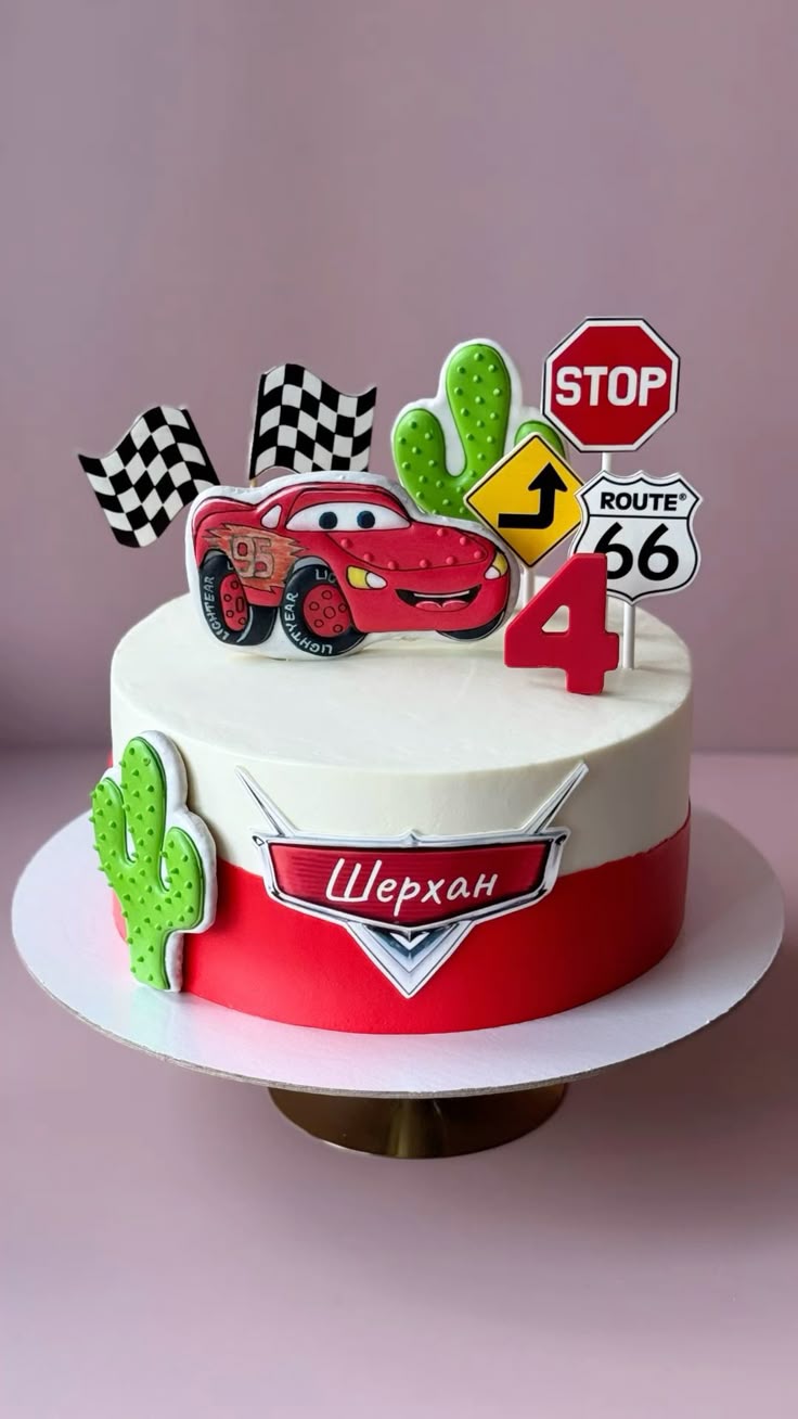 Gâteau d'anniversaire thème super-héros