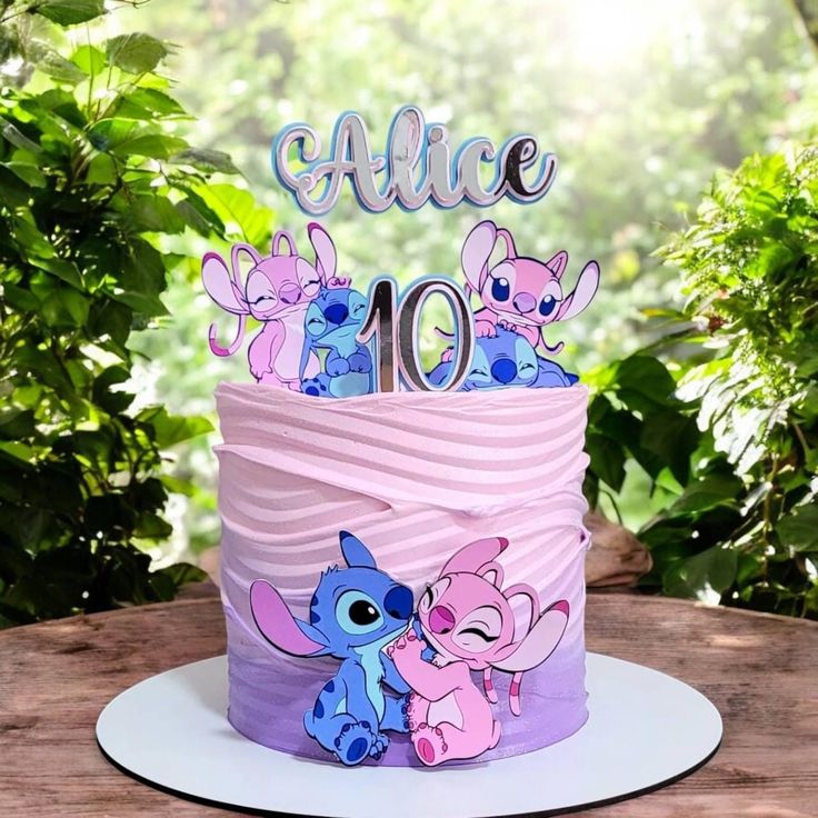 Gâteau Stitch rose et violet