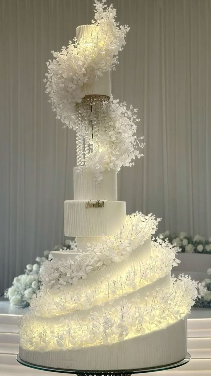 Cake Design Haute Couture wedding cake luxueux